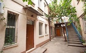 Cozy Apartment On Uspenskaya 8